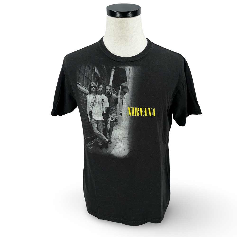 Nirvana 2006 Band Tee Photo Graphic T-Shirt Mens Medium Black Yellow Y2K Grunge